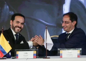 Abelardo de la Espriella presenta los puntos clave del empalme con Petro
