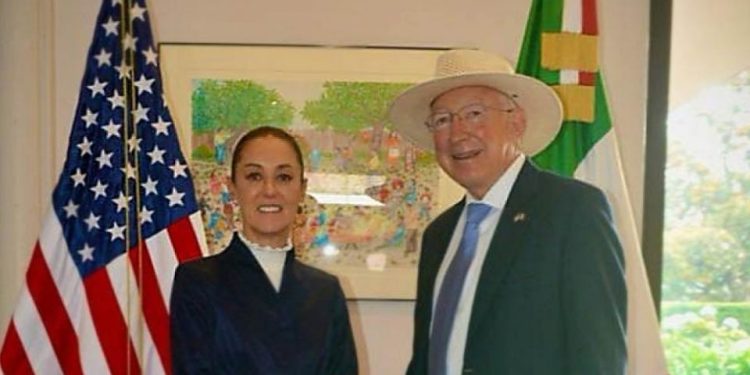 “No fue nuestro avión ni nuestra operación”: Ken Salazar responde por caso de “El Mayo” Zambada