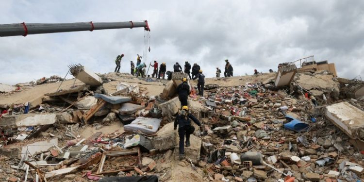 Sube a 2 mil 645 cifra de muertos por terremotos en Venezuela