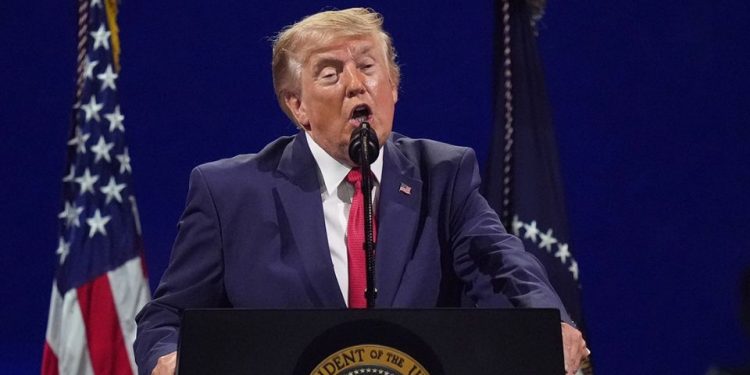 Aplican nuevos aranceles de Trump a México y 60 países: tasas de hasta 12.5%