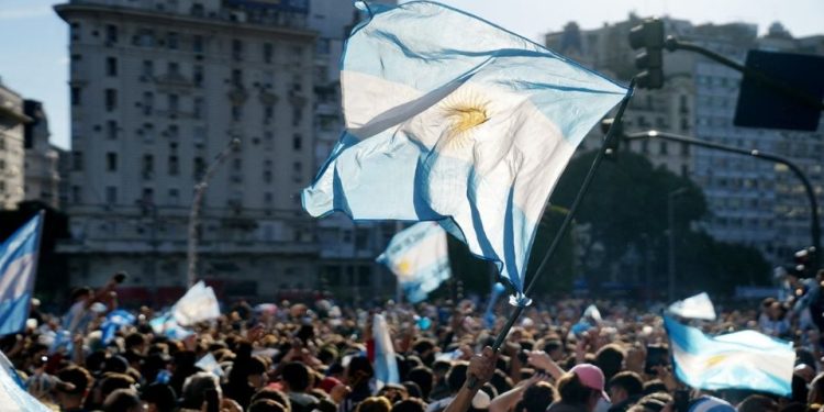 Dos muertos en Argentina tras festejos por avance al Mundial: uno sufrió un infarto y otro fue baleado