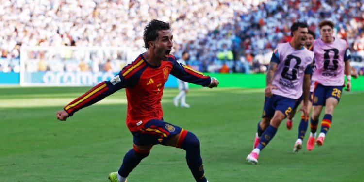 España derrota a Argentina con gol de Ferran Torres en tiempos extra y conquista su segundo Mundial