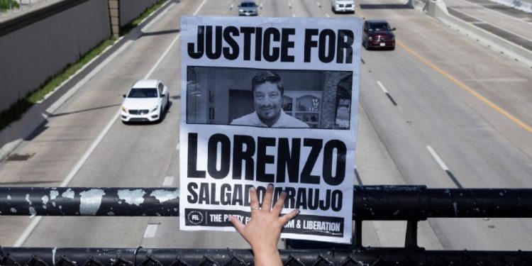 México presenta 20 denuncias en EU por muertes de connacionales: SRE