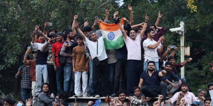 India busca castigar con hasta 10 años de cárcel las filtraciones en exámenes oficiales
