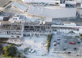 Alerta en Japón: terremoto de 7.1 deja heridos y explosión en centro comercial