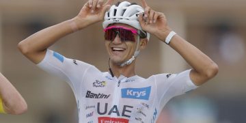 Isaac del Toro hace historia en el Tour de Francia; conquista podio y título de mejor joven