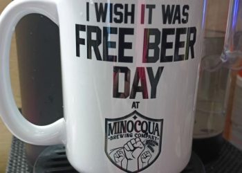 Bar en Wisconsin ofreció cerveza gratis por muerte de Trump; pierde su licencia