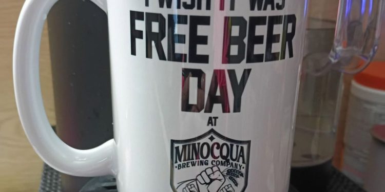 Bar en Wisconsin ofreció cerveza gratis por muerte de Trump; pierde su licencia