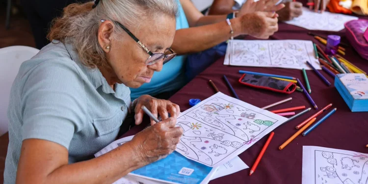 Cuida Ayuntamiento de BJ a adultos mayores con actividades integrales en DIF BJ