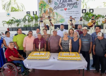 Reconocen legado de trabajadores jubilados y pensionados del Ayuntamiento de BJ