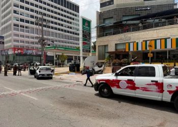 Fuerte accidente en la Av. Bonampak deja una mujer sin vida