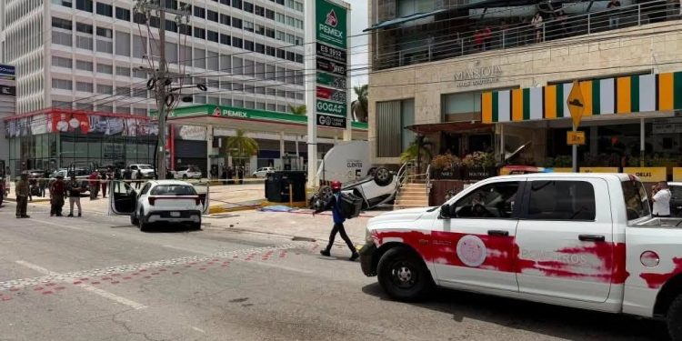 Fuerte accidente en la Av. Bonampak deja una mujer sin vida