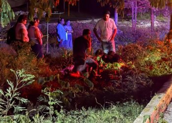 Accidente de motocicleta en Cancún–Puerto Morelos deja un joven muerto y otro herido