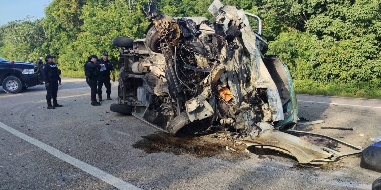 Brutal choque frontal en carretera 307 deja un muerto y lesionado