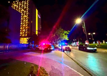 Turista estadounidense fallece tras caer del piso 18 en hotel de la Zona Hotelera