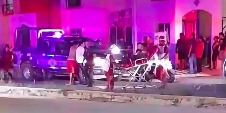 Mujer apuñala a su esposo tras sorprenderlo con una vecina en Villas Lakin