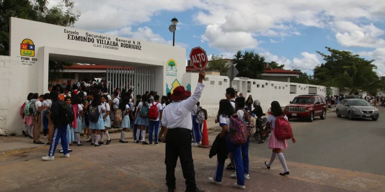 Regreso a clases en Quintana Roo: 472 mil alumnos inician nuevo ciclo escolar