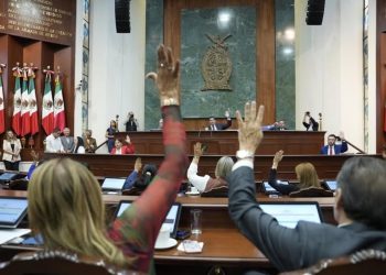 Congreso de Sinaloa adelanta sesión para definir gubernatura interina tras licencia de Rocha Moya