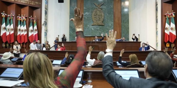 Congreso de Sinaloa adelanta sesión para definir gubernatura interina tras licencia de Rocha Moya