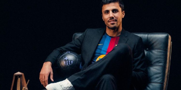 Barcelona hace oficial el fichaje de Rodri: “El maestro del espacio-tiempo llega”