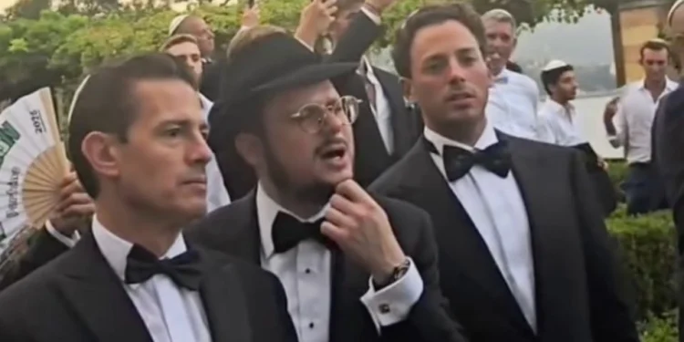 Peña Nieto reaparece en boda junto a empresario israelí señalado de sobornarlo por contratos de Pegasus