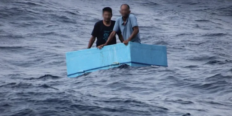 Pescadores sobrevivieron 5 días dentro de una hielera, sin agua ni comida