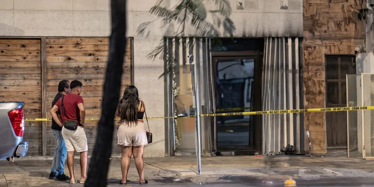 Le prenden fuego a un local con bombas molotov en Playa del Carmen; no hubo heridos
