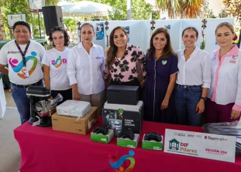 Ana Paty recibe equipamiento para fortalecer CDC DIF PILARES