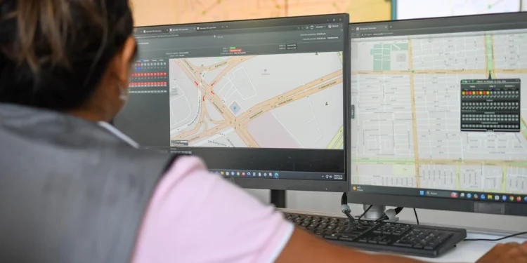 Implementa Ayuntamiento de BJ “Cancún Fluye” para mejorar la sincronización de semáforos