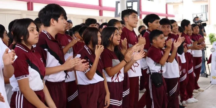 Ayuntamiento de Benito Juarez acerca el deporte a las escuelas