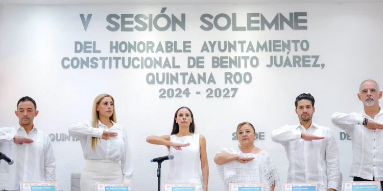 Ana Paty entrega Segundo Informe de Gobierno al Cabildo