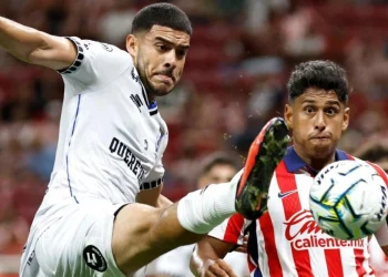 Querétaro sorprende a Chivas sin seleccionados en Guadalajara