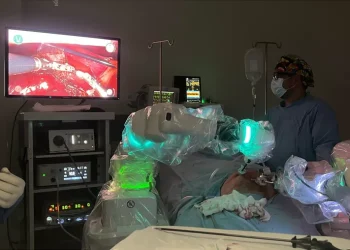 Realizan en Cancún la primera cirugía robótica de Quintana Roo