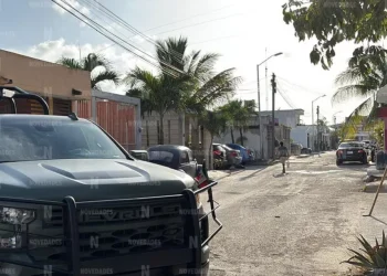 Catean presunto punto de venta de drogas durante operativo en la SM 247 de Cancún