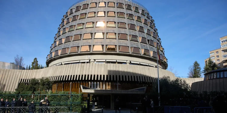 El Constitucional evalúa la ley que permite a Madrid ejercer acción popular