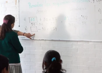 Mario Delgado destaca logros de la Nueva Escuela Mexicana en PISA
