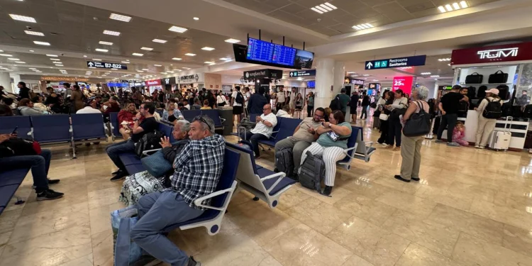 Cancún mantiene 347 operaciones aéreas este sábado