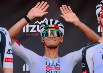 Isaac del Toro finaliza en sexta posición en el Mundial de Ciclismo