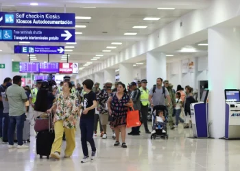Puente patrio en Cancún: 286 vuelos, 22 aerolíneas y 30 destinos internacionales en un solo día