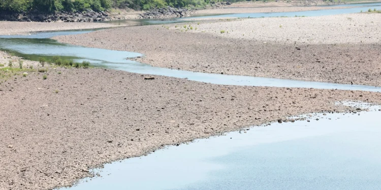 El fenómeno de El Niño reduce el caudal del río Lempa