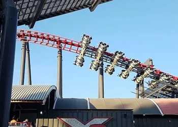 Más de 100 personas sufrieron daños cerebrales en X2 de Six Flags