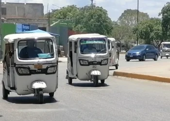 Playa del Carmen vigila mototaxistas en sus polígonos