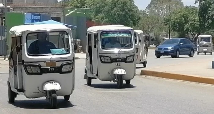 Playa del Carmen vigila mototaxistas en sus polígonos