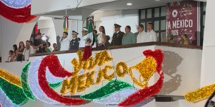 Así se vivió el Grito en Cancún: 18 mil almas, 200 drones y Lucero y Mijares cantando hasta la medianoche