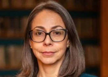Retiro de candidatura de Carolina Olarte a la CPI genera reacciones