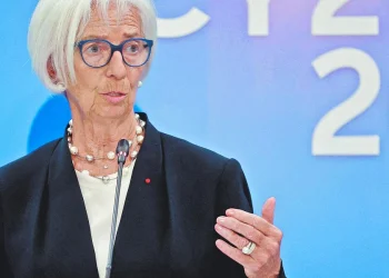 Lagarde afirma que alzas moderadas de tasas del BCE son adecuadas