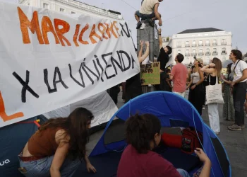 España anuncia suspensión de desalojos hasta 2030 por crisis de vivienda