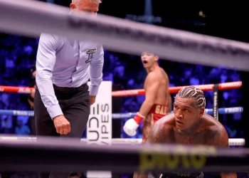 Ryan García noquea a Conor Benn y defiende el título WBC wélter
