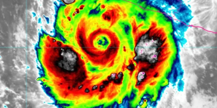 Habrá lluvias intensas en cuatro estados y oleaje de hasta nueve metros por el huracán “Polo”