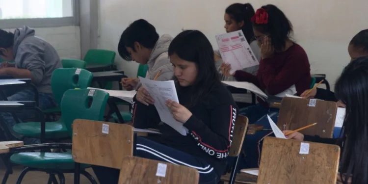 Nueva Escuela Mexicana fracasa en PISA: caen estudiantes en lectura y matemáticas